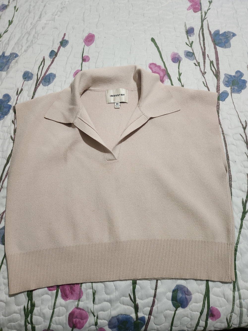 INDUSTRY Sleeveless V-Neck Polo Sweater in Light Beige